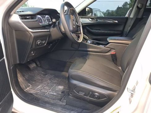 Used 2022 Jeep Grand Cherokee L Laredo w/ Luxury Tech Group I AWD/4WD image 6