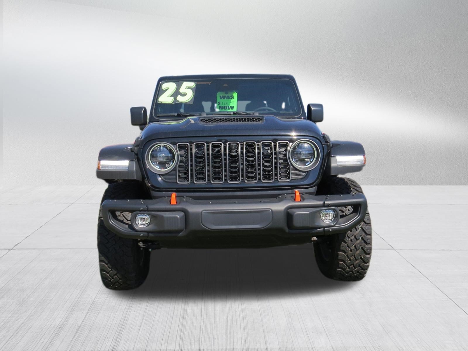 Used 2025 Jeep Gladiator Mojave AWD/4WD image 9