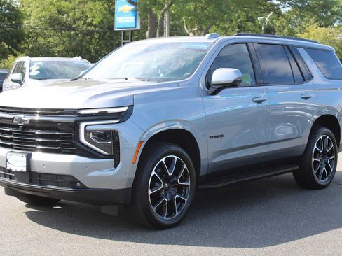 Used 2025 Chevrolet Tahoe RST w/ Comfort Package AWD/4WD image 3