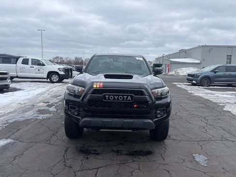 Used 2018 Toyota Tacoma TRD Pro image 3