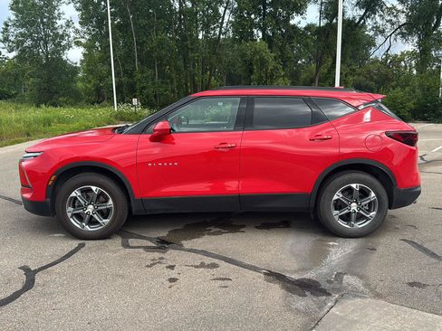 Used 2024 Chevrolet Blazer LT w/ Convenience Package FWD image 2
