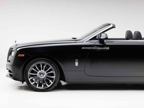 Used 2019 Rolls-Royce Dawn RWD image 37