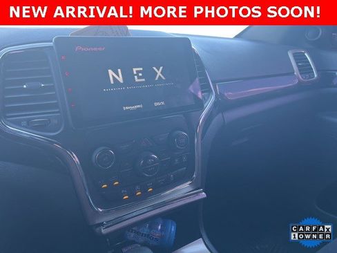 Used 2016 Jeep Grand Cherokee Laredo 75th Anniversary image 9