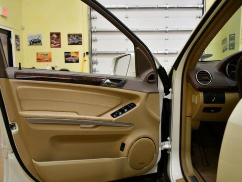 Used 2012 Mercedes-Benz GL 450 4MATIC image 11