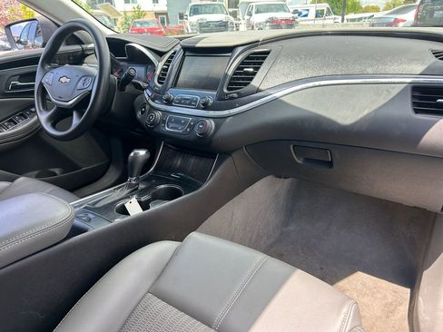Used 2018 Chevrolet Impala LS FWD image 29