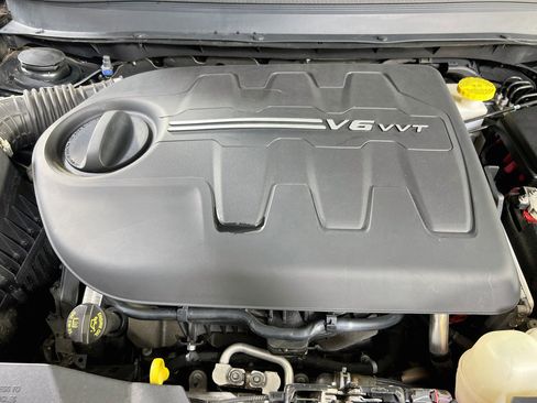 Used 2019 Jeep Cherokee Limited AWD/4WD image 30