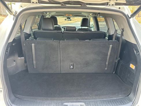 Used 2019 Toyota Highlander Plus image 24