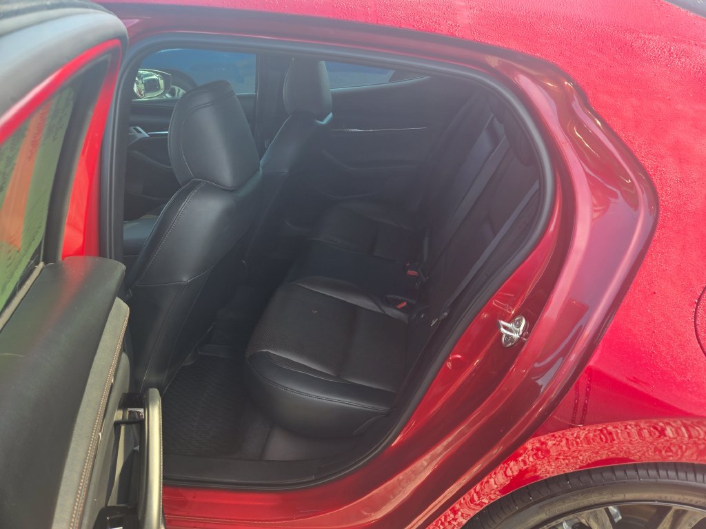 Used 2026 MAZDA MAZDA3 2.5 S Hatchback w/ Premium Pkg FWD image 8