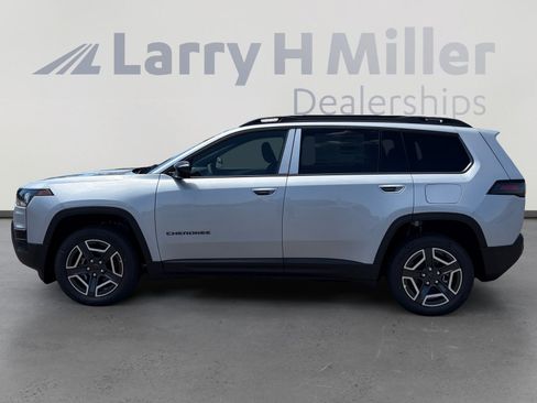 New 2026 Jeep Cherokee Laredo AWD/4WD image 3