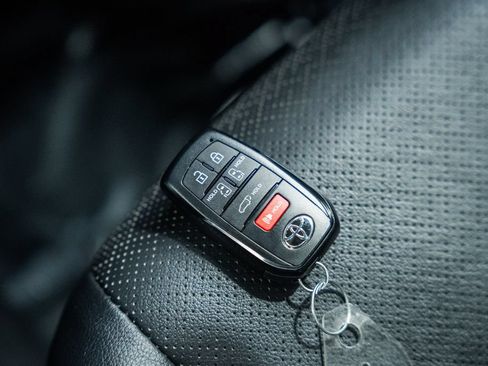 Used 2026 Toyota Sienna Limited AWD/4WD image 49