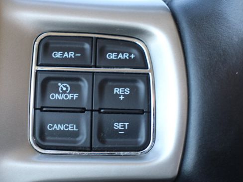 Used 2015 RAM 1500 Laramie w/ Convenience Group AWD/4WD image 29