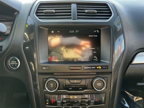 Used 2018 Ford Explorer XLT w/ Equipment Group 202A image 18