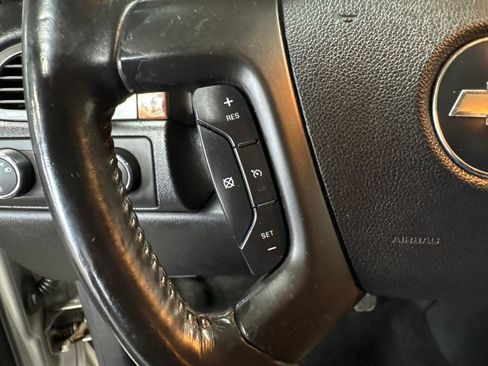 Used 2007 Chevrolet Avalanche LTZ w/ LTZ Preferred Equipment Group image 21