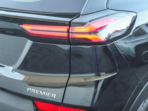 Used 2022 Chevrolet Bolt EUV Premier w/ Launch Edition image 10