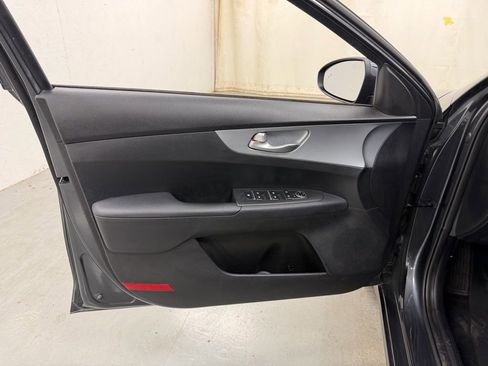 Used 2023 Kia Forte LXS w/ LXS Technology Package image 18