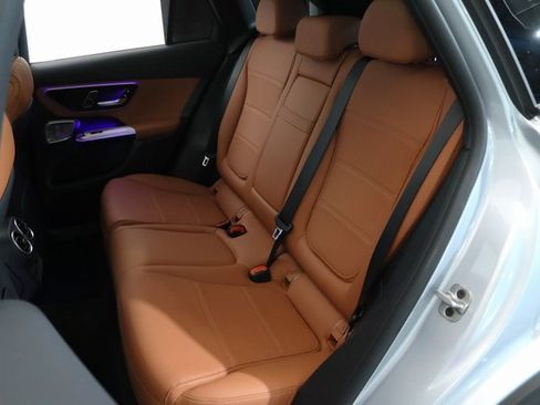 Used 2025 Mercedes-Benz GLC 350e GLC 350e w/ Driver Assistance Package image 18