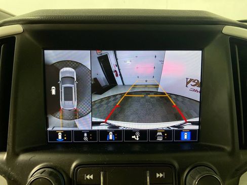 Certified 2023 GMC Terrain SLT w/ Tech Package FWD image 17