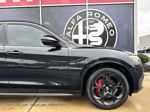 Used 2023 Alfa Romeo Stelvio Veloce AWD/4WD image 3