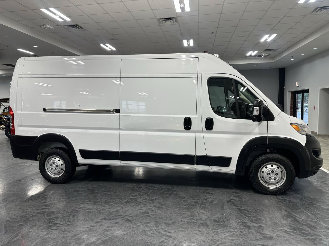 Used 2023 RAM ProMaster 2500 FWD image 4