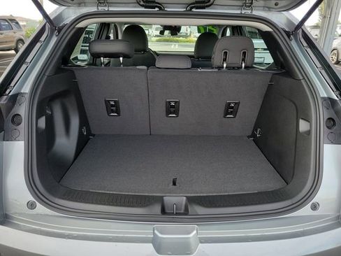 Used 2027 Chevrolet Bolt LT w/ Comfort Package FWD image 26