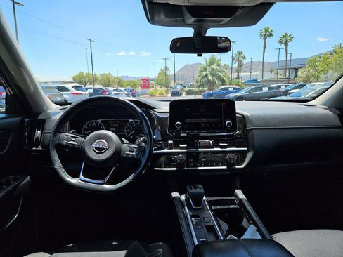 Used 2023 Nissan Pathfinder SV w/ SV Premium Package FWD image 10