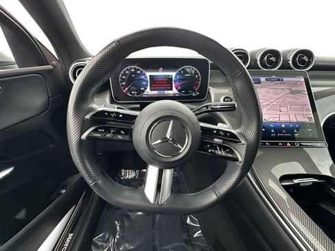 Used 2024 Mercedes-Benz GLC 300 4MATIC image 12