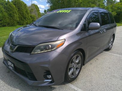 Used 2018 Toyota Sienna SE