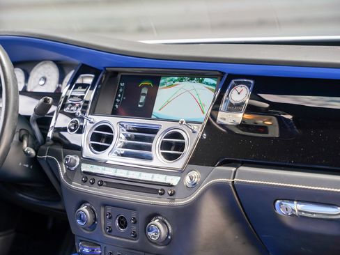 Used 2019 Rolls-Royce Wraith RWD image 31