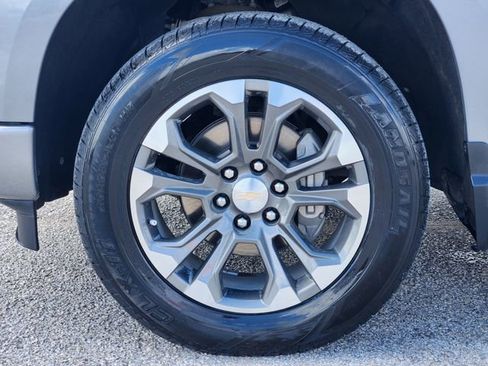 Used 2024 Chevrolet Silverado 1500 High Country w/ Technology Package image 10