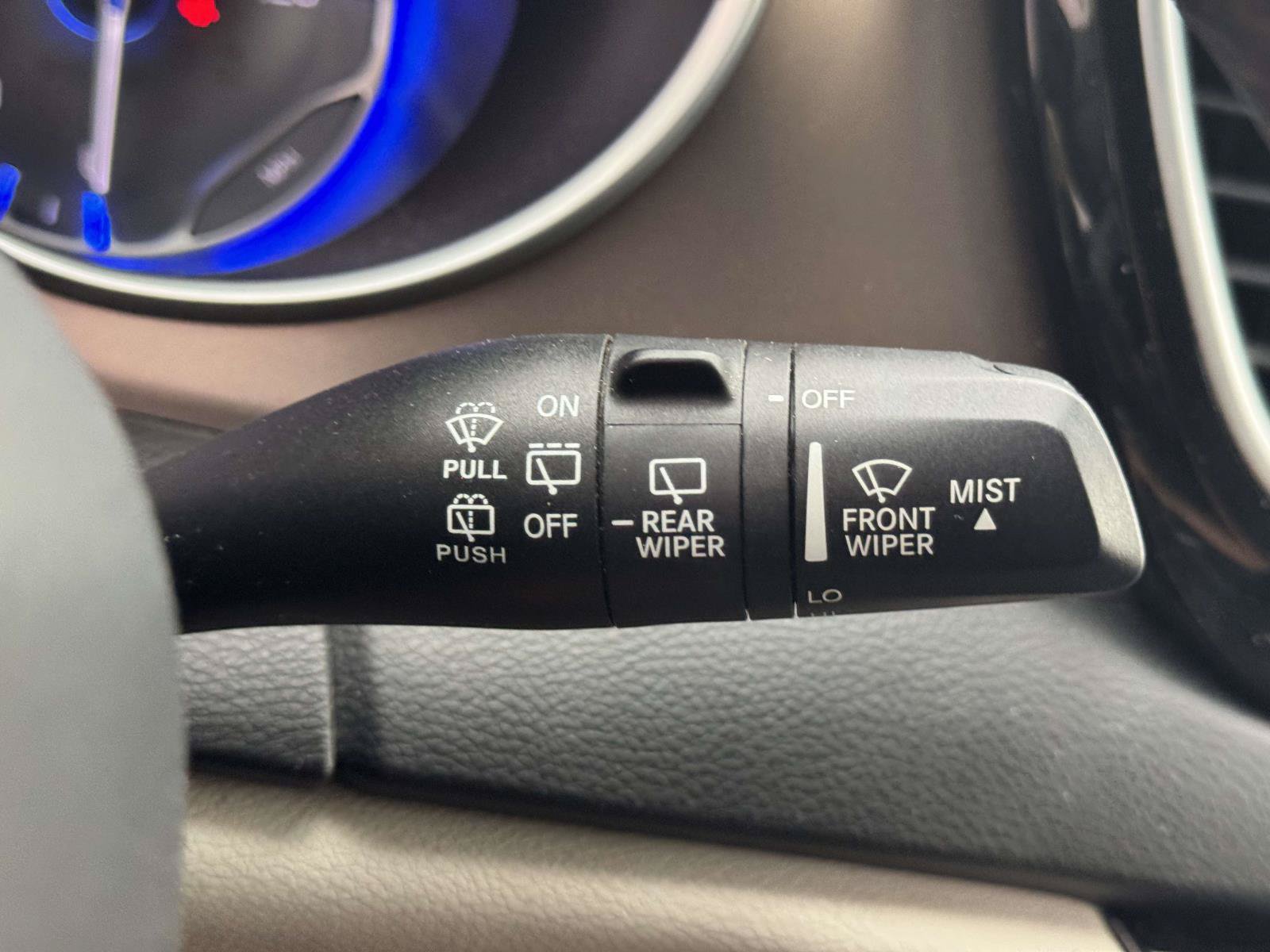 Used 2018 Chrysler Pacifica Touring-L Plus FWD image 21