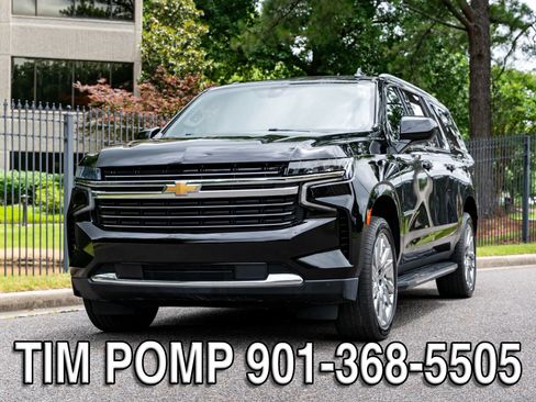 Used 2021 Chevrolet Suburban LT RWD image 2