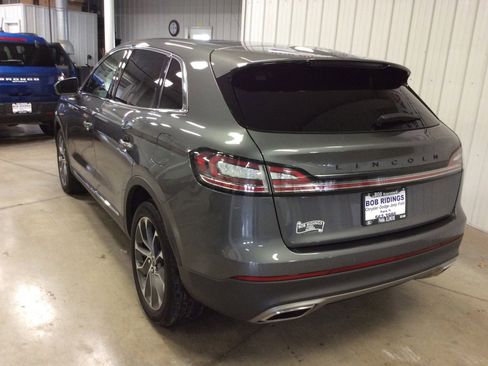 Used 2023 Lincoln Nautilus Reserve image 3