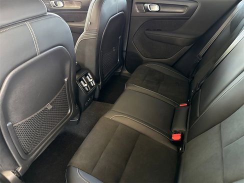 Certified 2023 Volvo C40 P8 Recharge Ultimate image 11