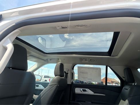 New 2026 Ford Explorer Active w/ Active Comfort Package AWD/4WD image 11