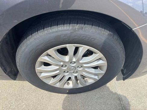 Used 2013 Toyota Sienna XLE FWD image 9