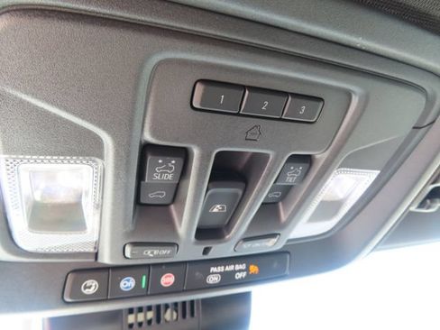 Certified 2025 GMC Sierra 3500 AT4 w/ AT4 Premium Plus Package AWD/4WD image 43