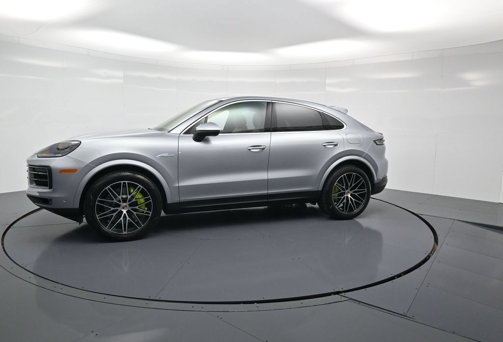 Certified 2026 Porsche Cayenne E-Hybrid Coupe AWD/4WD image 2