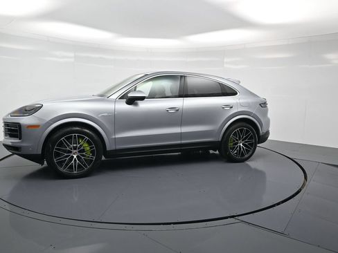 Certified 2026 Porsche Cayenne E-Hybrid Coupe AWD/4WD image 2
