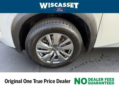 Used 2024 Nissan Pathfinder SV image 25