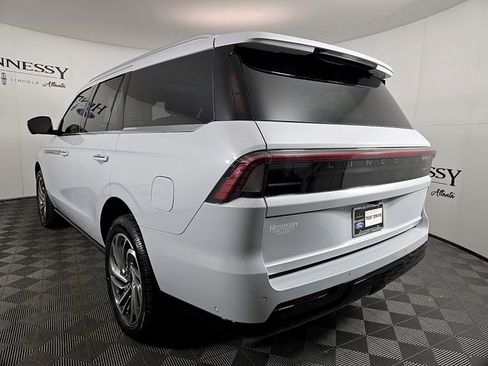 New 2025 Lincoln Navigator Reserve AWD/4WD image 7