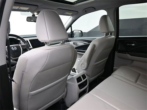 Used 2019 Honda Ridgeline RTL-T image 25