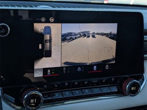 Used 2024 GMC Canyon AT4X image 17