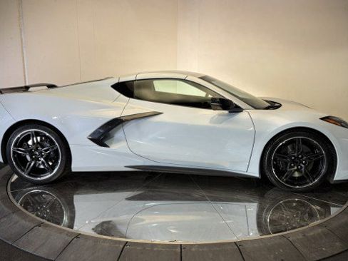 Used 2023 Chevrolet Corvette Stingray Premium Cpe w/ Z51 Performance Package image 26