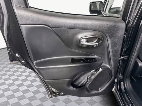 Used 2022 Jeep Renegade Altitude w/ Convenience Group image 26