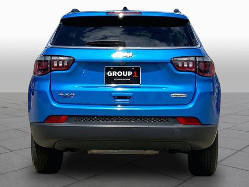 Used 2024 Jeep Compass Latitude AWD/4WD image 5