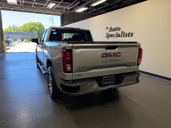 Used 2019 GMC Sierra 1500 SLE w/ SLE Value Package AWD/4WD image 3