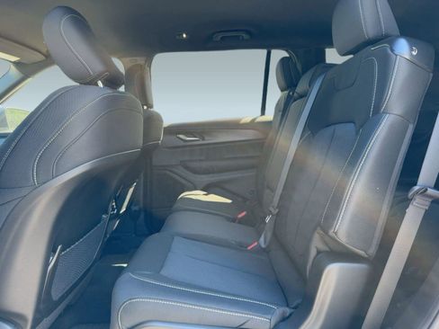 New 2025 Jeep Grand Cherokee L Laredo w/ Luxury Tech Group I image 14