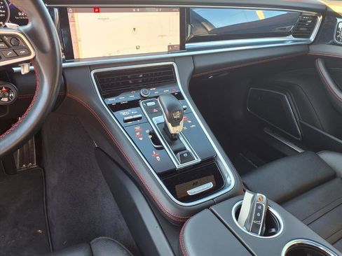 Used 2019 Porsche Panamera GTS image 10