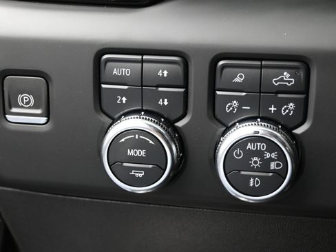 Used 2024 GMC Sierra 1500 AT4 w/ Technology Package image 45