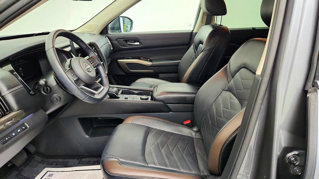 Used 2024 Nissan Pathfinder Platinum AWD/4WD image 20